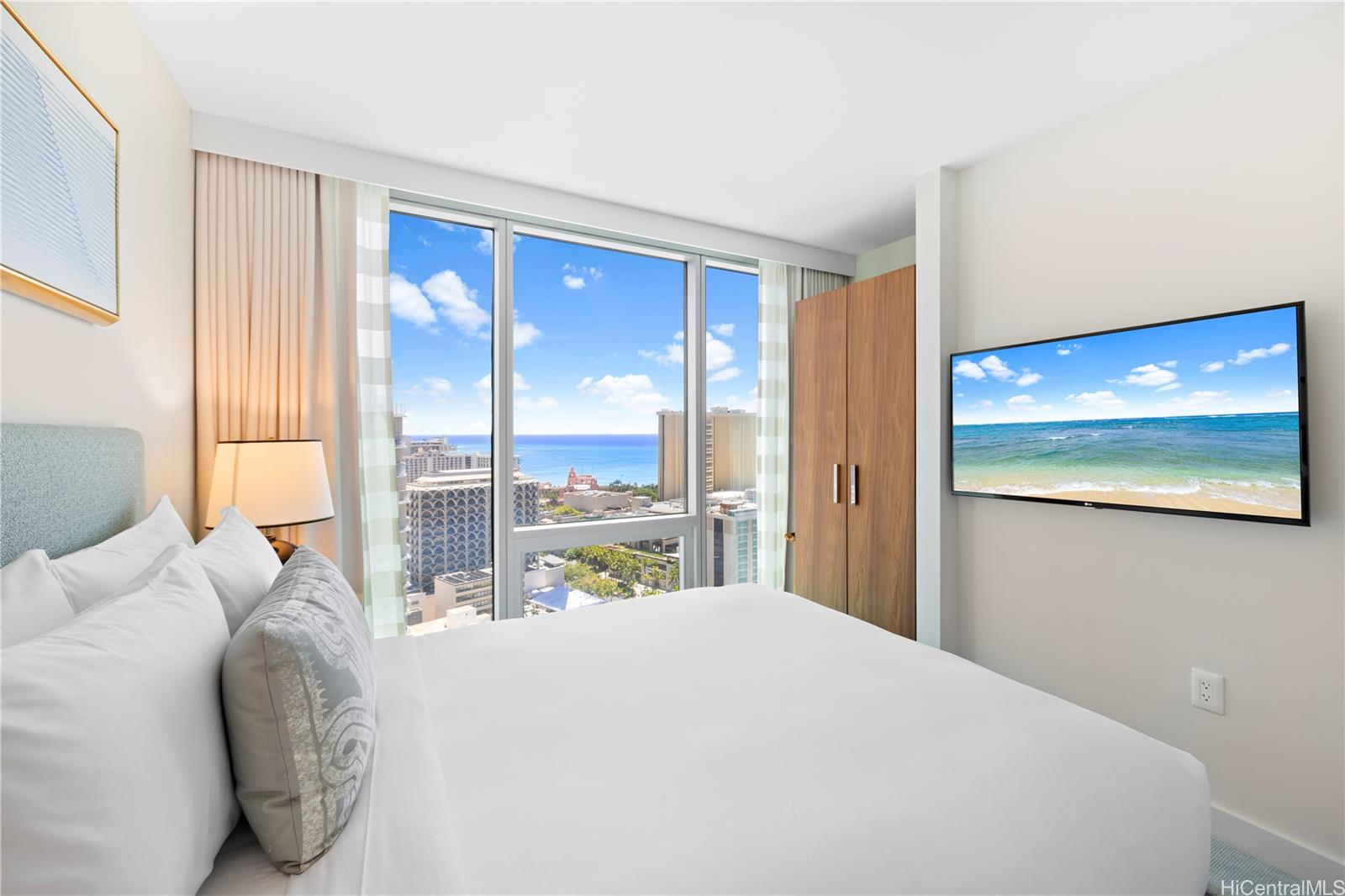 The Ritz-Carlton Residences condo # E2710, Honolulu, Hawaii - photo 12 of 25