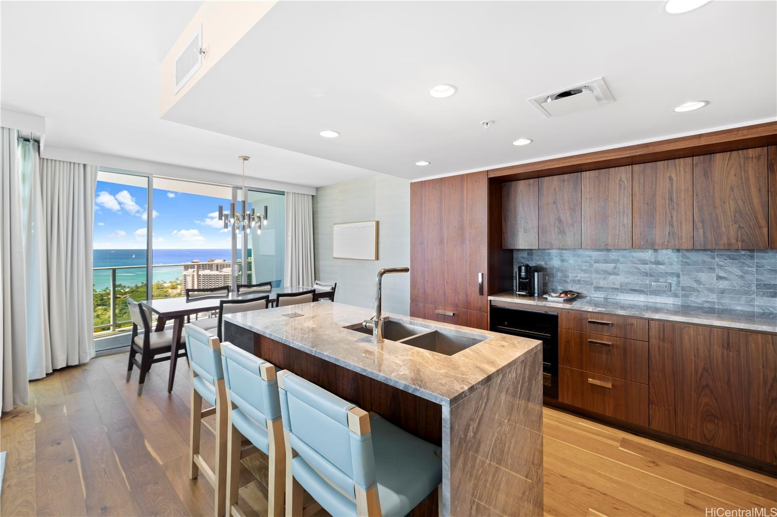 The Ritz-Carlton Residences condo # E2710, Honolulu, Hawaii - photo 7 of 25