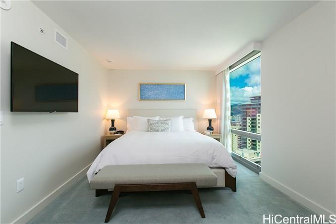 The Ritz-Carlton Residences condo # E2801, Honolulu, Hawaii - photo 8 of 10
