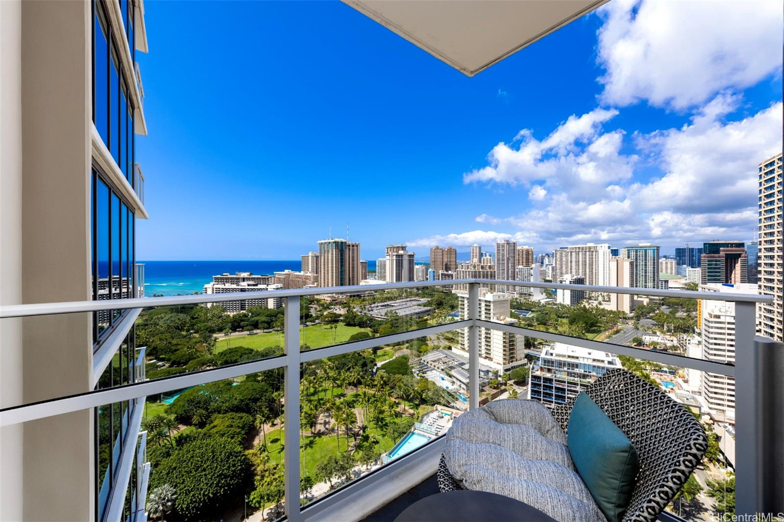 The Ritz-Carlton Residences condo # E2801, Honolulu, Hawaii - photo 16 of 25