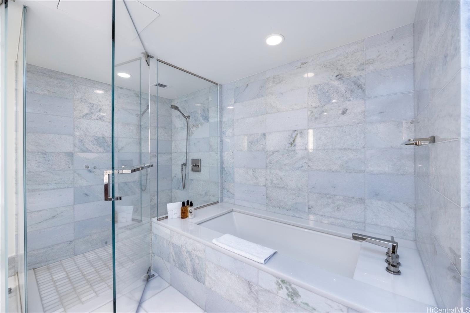 The Ritz-Carlton Residences condo # E2801, Honolulu, Hawaii - photo 19 of 25