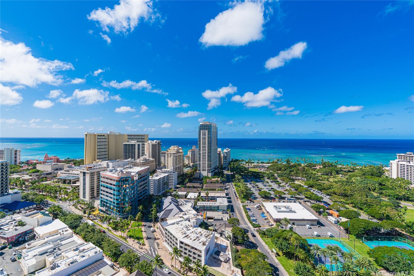The Ritz-Carlton Residences condo # E3002, Honolulu, Hawaii - photo 14 of 17