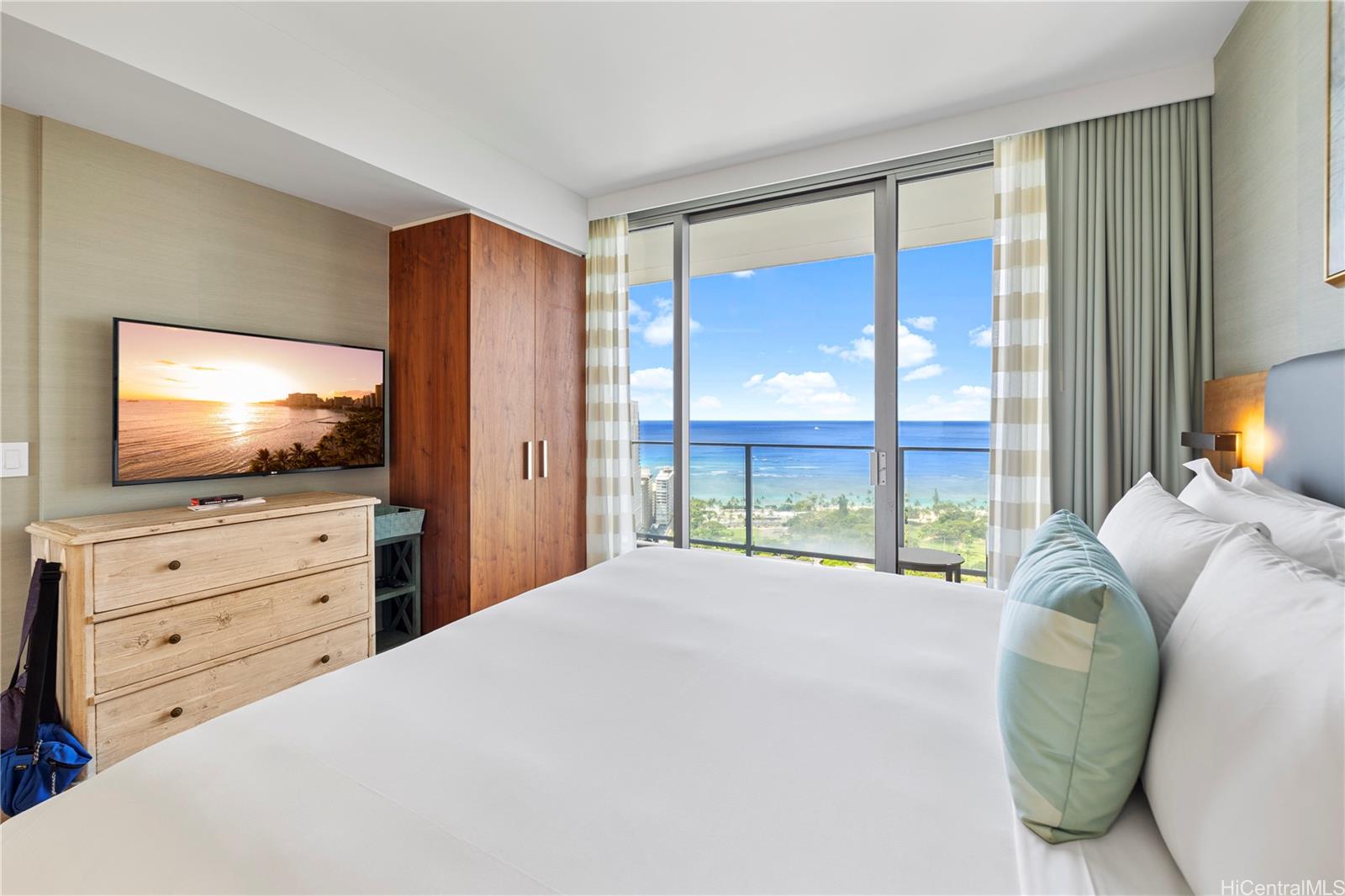 The Ritz-Carlton Residences condo # E3602, Honolulu, Hawaii - photo 11 of 24