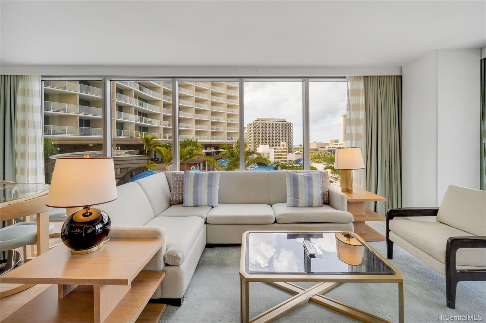 The Ritz-Carlton Residences condo # E916 (Tower 1), Honolulu, Hawaii - photo 6 of 25