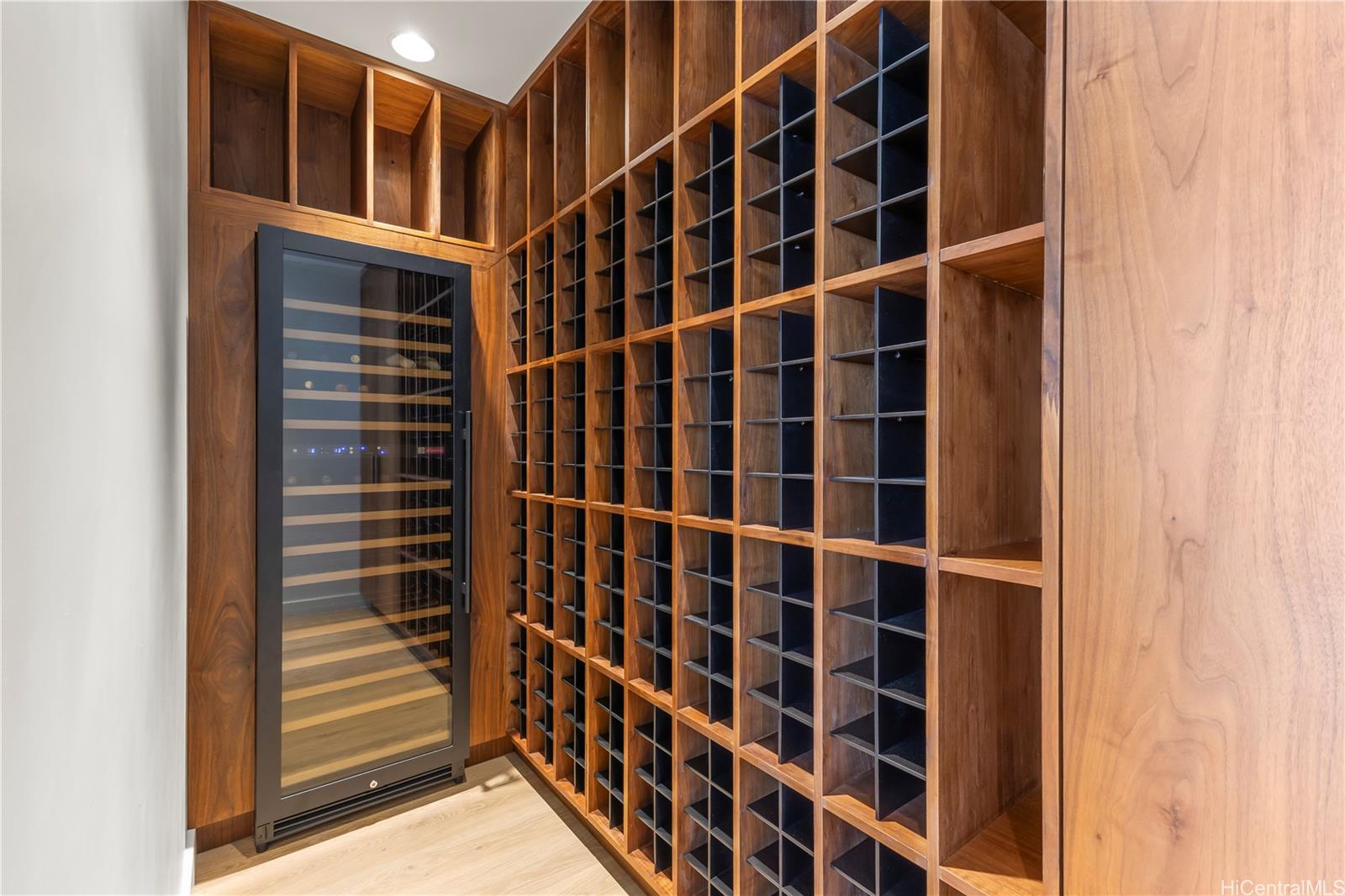 The Ritz-Carlton Residences condo # I, Honolulu, Hawaii - photo 21 of 25