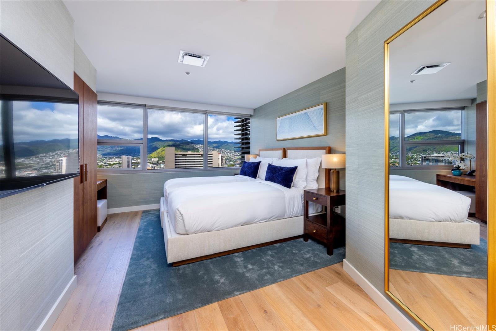 The Ritz-Carlton Residences condo # PHG, Honolulu, Hawaii - photo 18 of 25