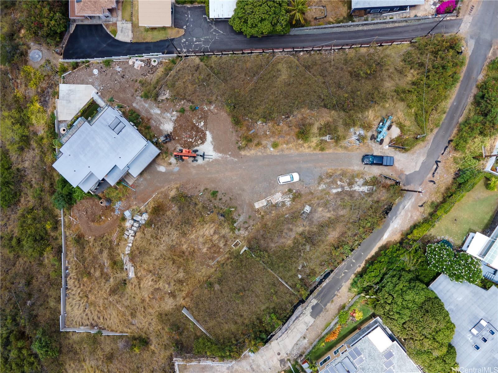 3841  Pukalani Pl Wilhelmina, Diamond Head home - photo 2 of 6