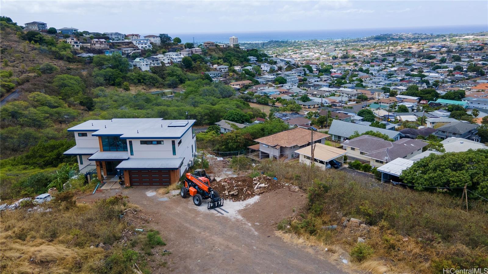 3841  Pukalani Pl Wilhelmina, Diamond Head home - photo 3 of 6