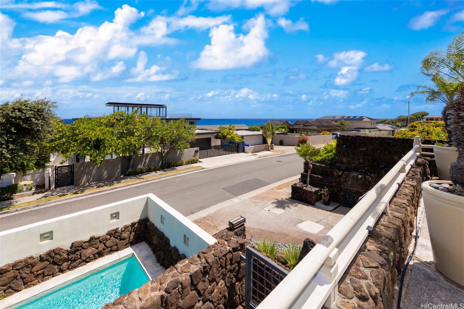 3852  Poka Street Diamond Head, Diamond Head home - photo 3 of 25