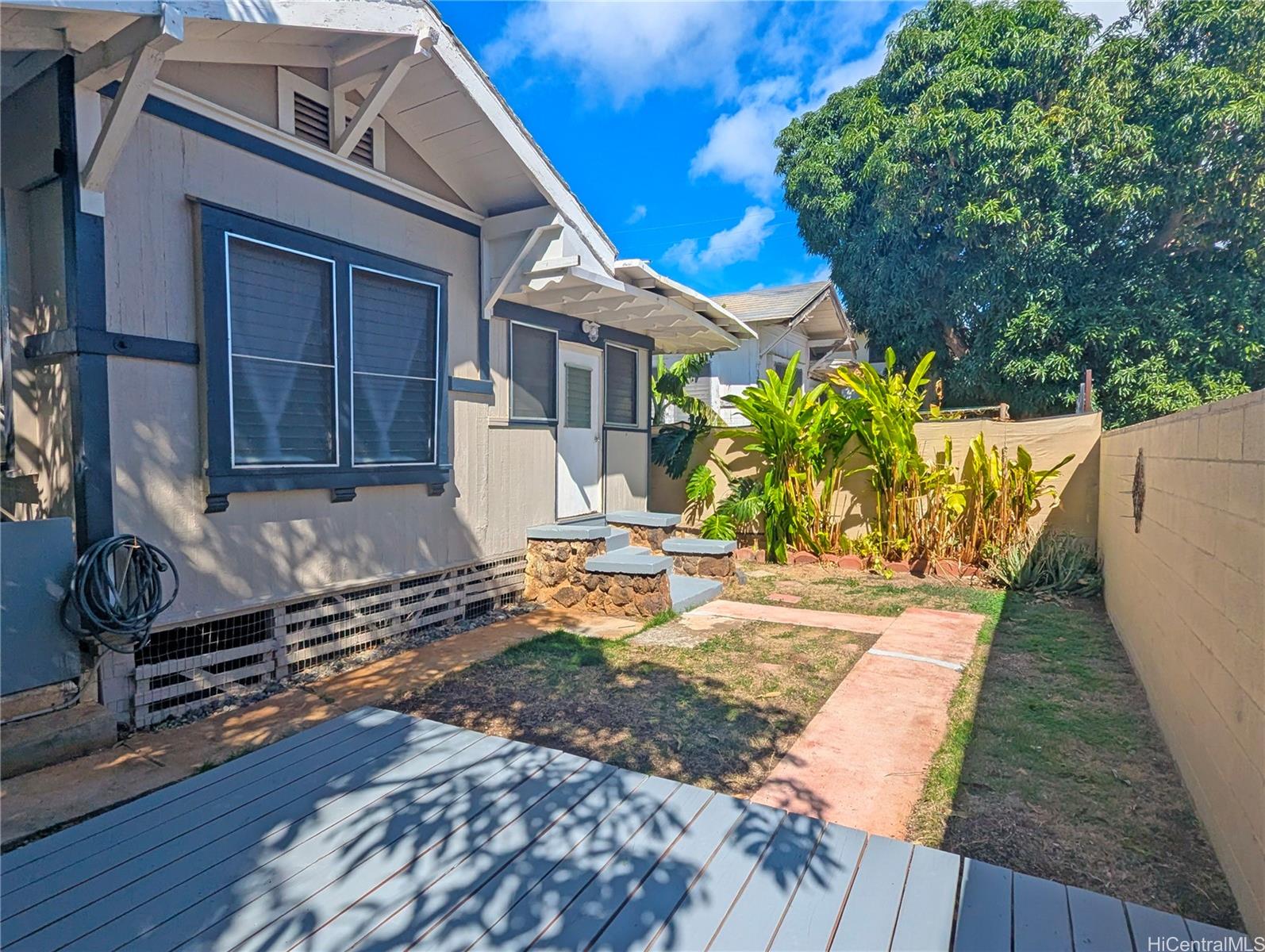 3853  Keanu Street Wilhelmina, Diamond Head home - photo 5 of 19