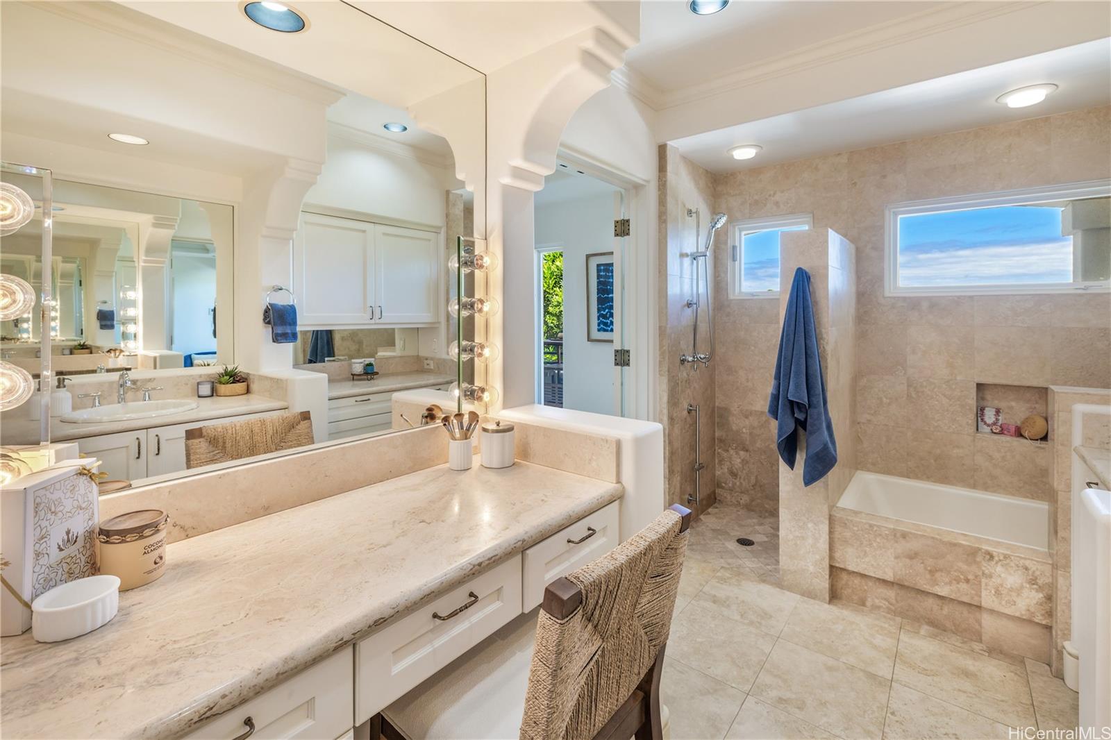 3857  Poka Street Diamond Head, Diamond Head home - photo 12 of 25