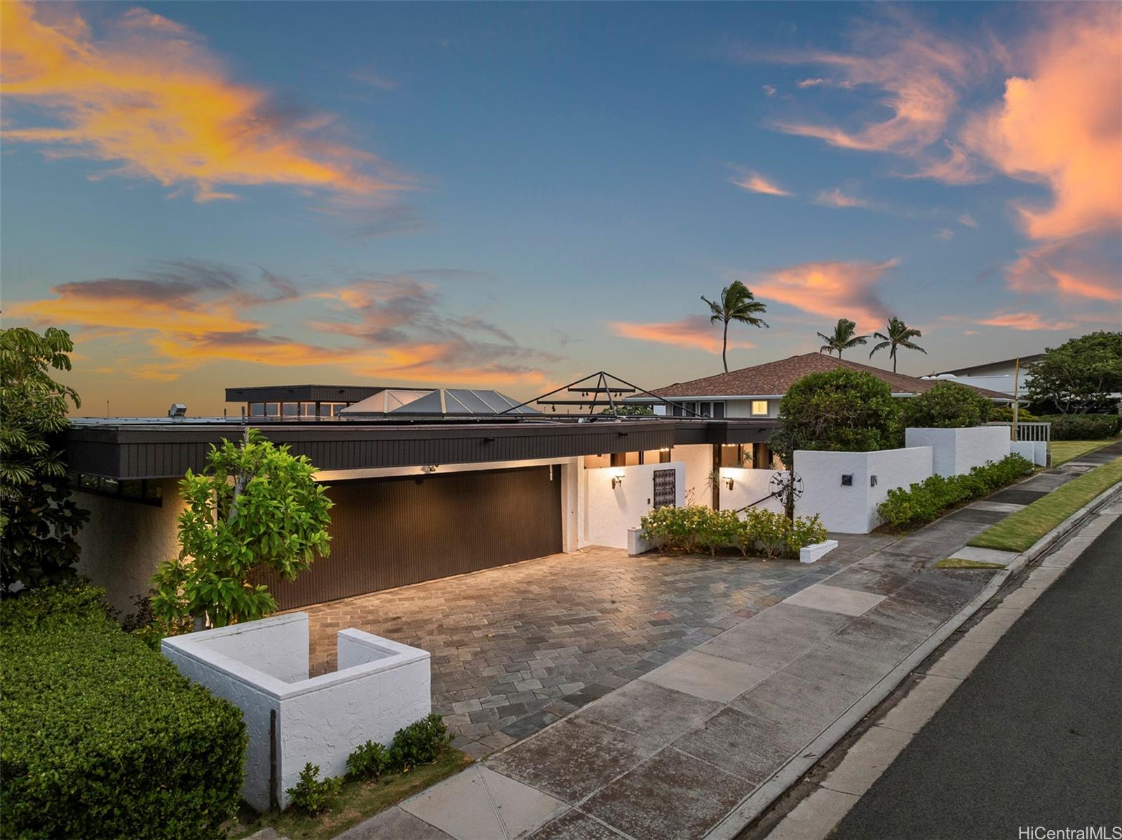 3869  Pokapahu Place Diamond Head, Diamond Head home - photo 23 of 25