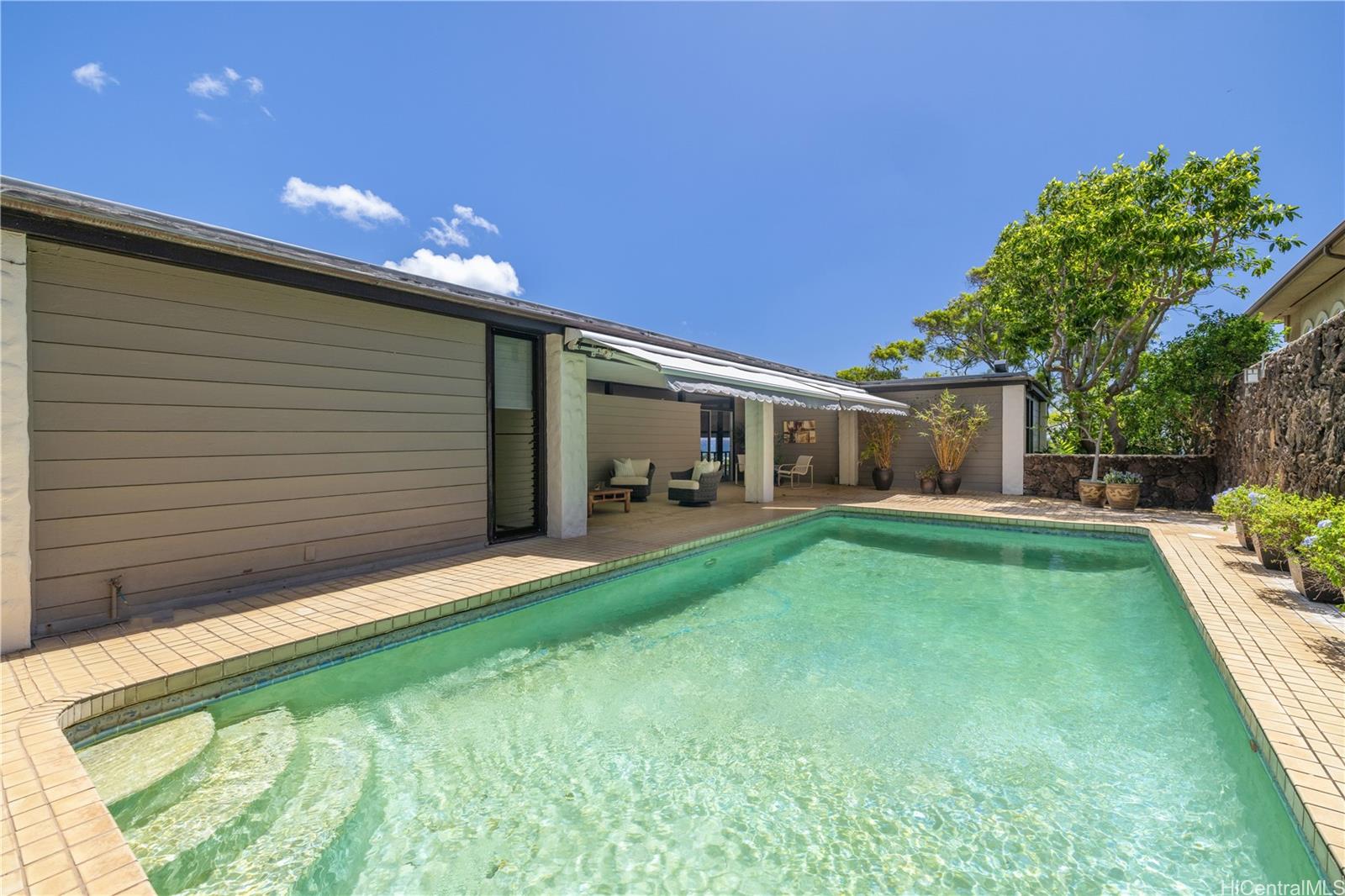 3880  Pokapahu Place Diamond Head, Diamond Head home - photo 18 of 25