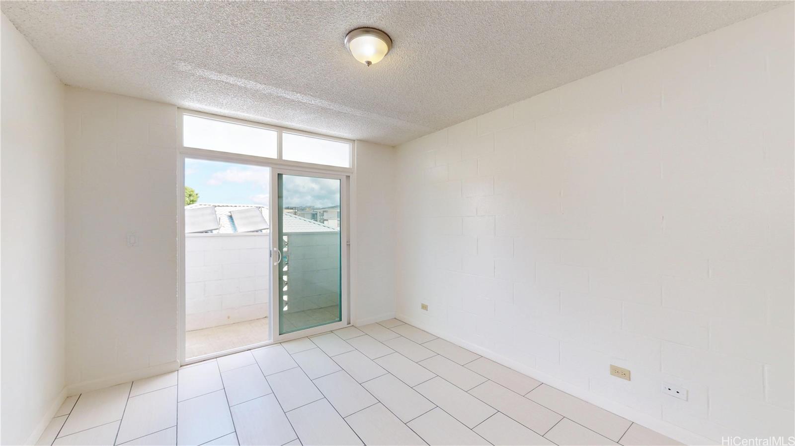 39 Hialoa Street Honolulu - Rental - photo 11 of 25