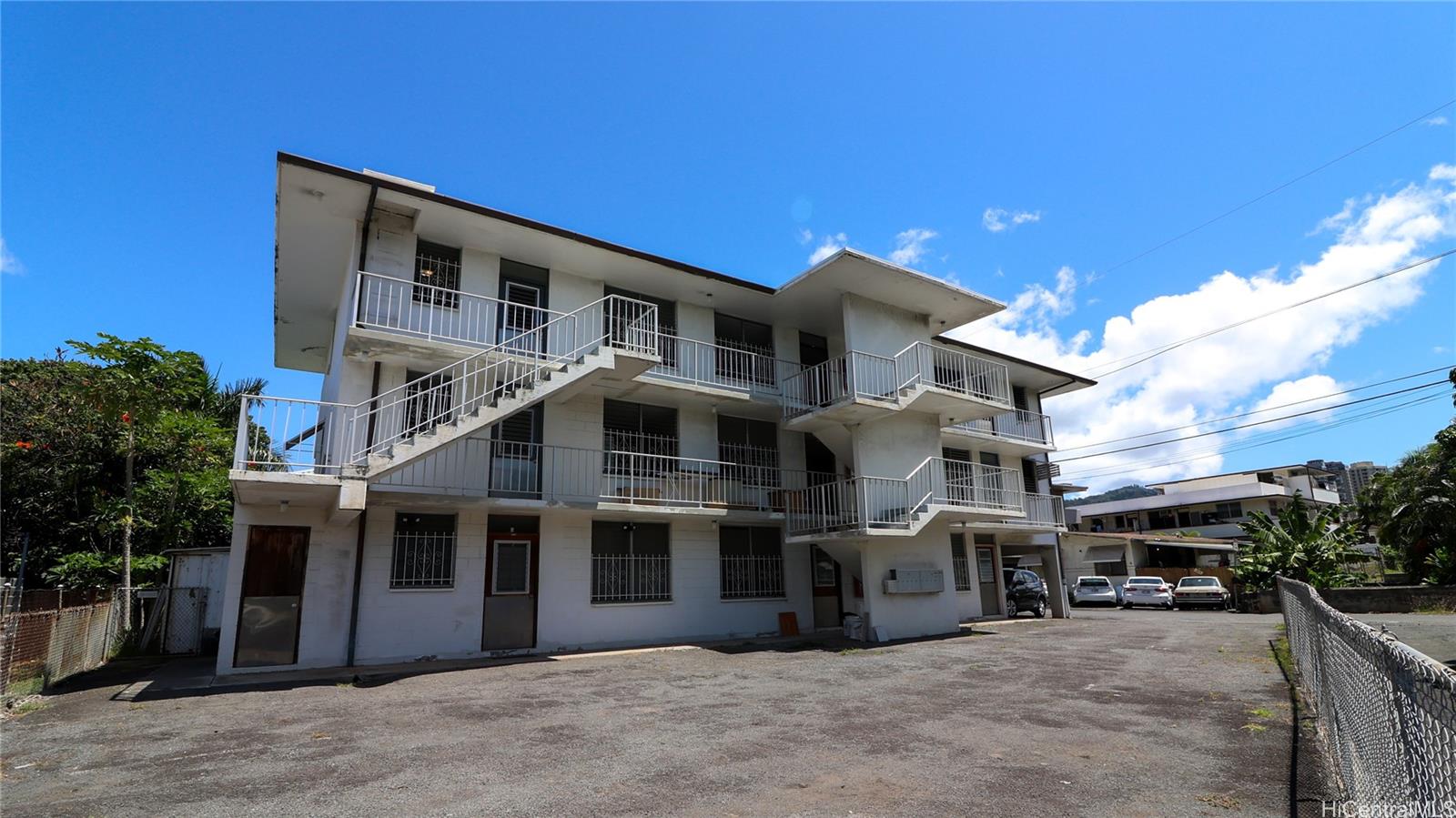 39 Hialoa Street Honolulu - Rental - photo 20 of 25