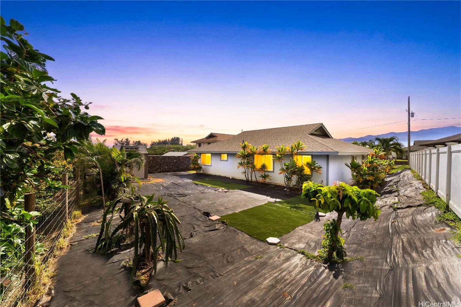 39  Hoola Hou St Waihee, Maui home - photo 3 of 25