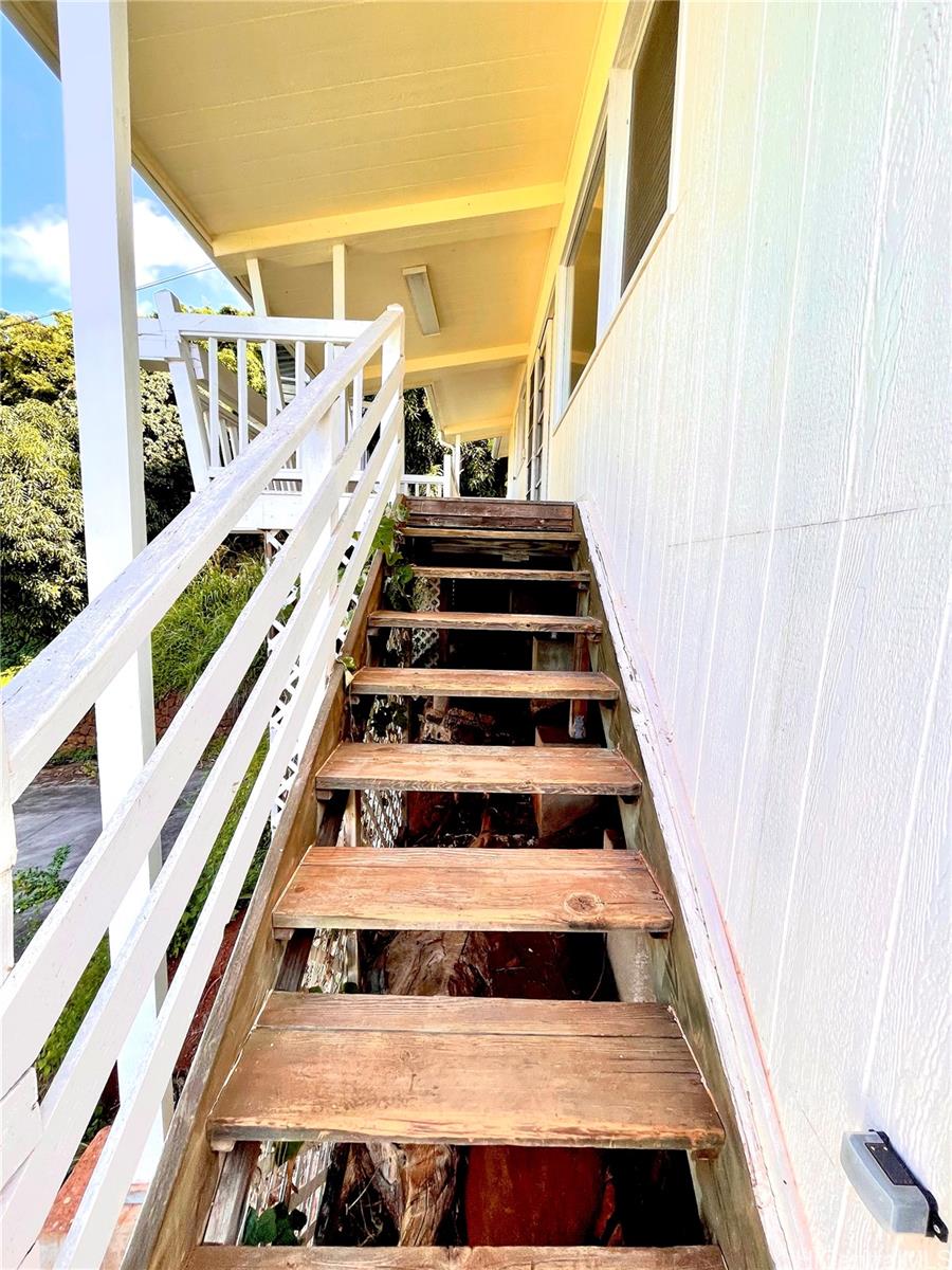 3901  Maunahilu Place Wilhelmina, Diamond Head home - photo 15 of 22