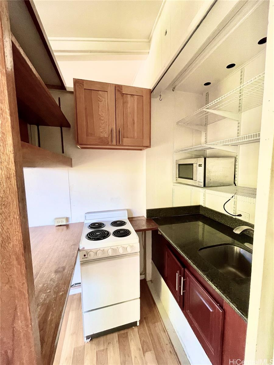 3901  Maunahilu Place Wilhelmina, Diamond Head home - photo 19 of 22