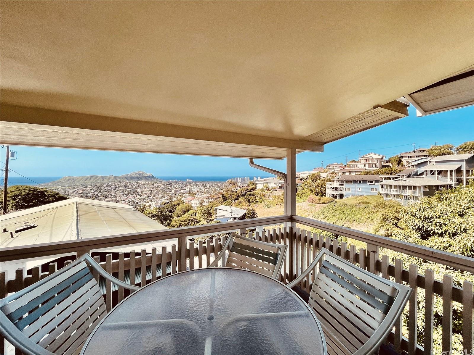 3901  Maunahilu Place Wilhelmina, Diamond Head home - photo 8 of 22