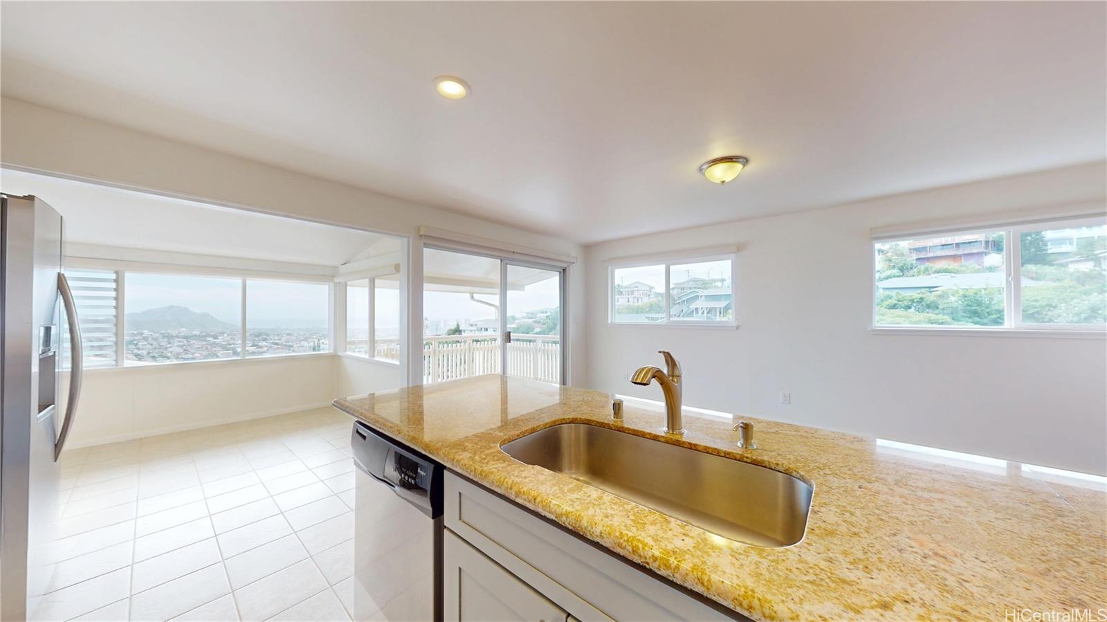 3901 Maunahilu Pl Honolulu - Rental - photo 5 of 25