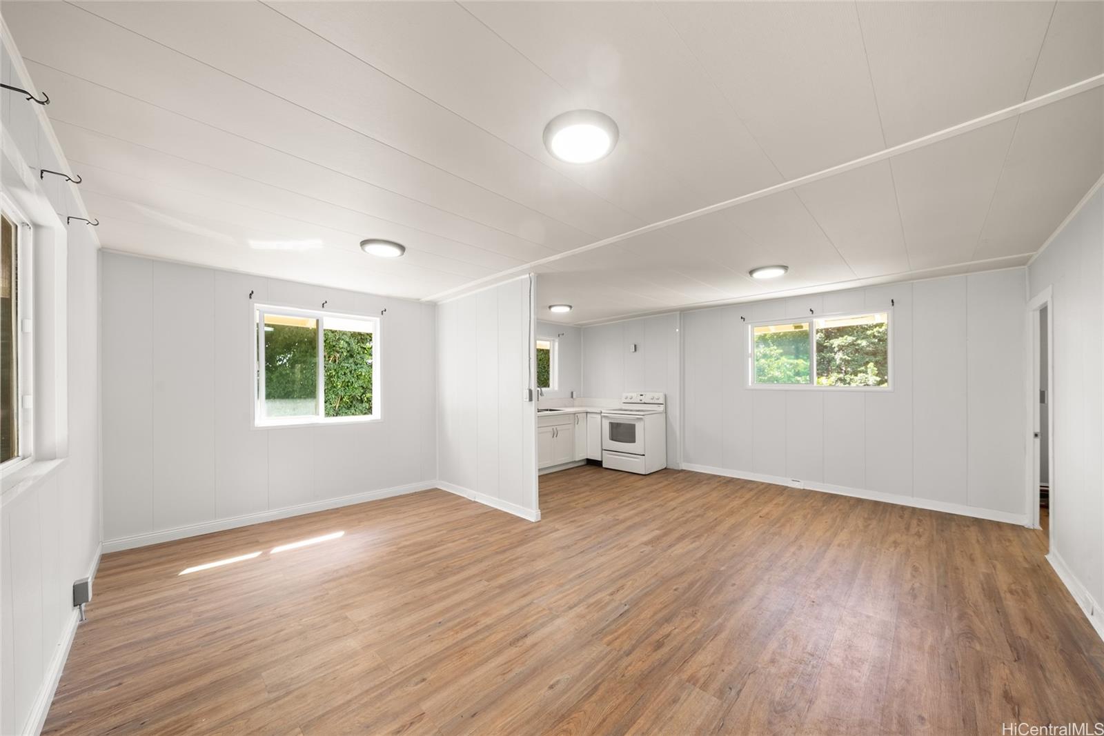 3904  Maunahilu Place Wilhelmina, Diamond Head home - photo 12 of 20