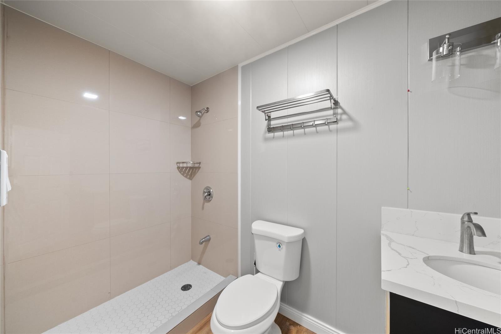 3904  Maunahilu Pl Wilhelmina, Diamond Head home - photo 3 of 14