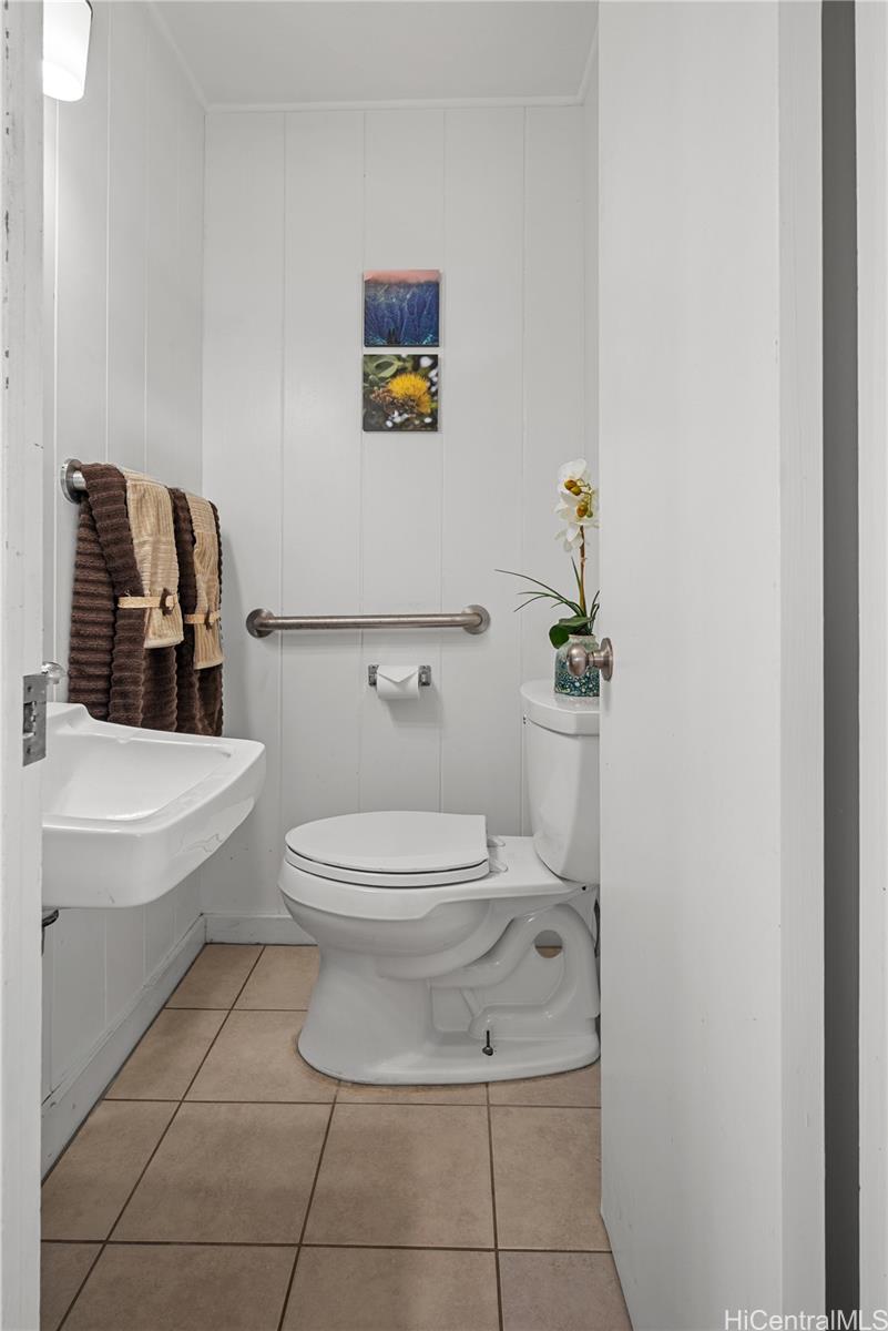 393  Hind Drive Aina Haina Area, Diamond Head home - photo 14 of 23