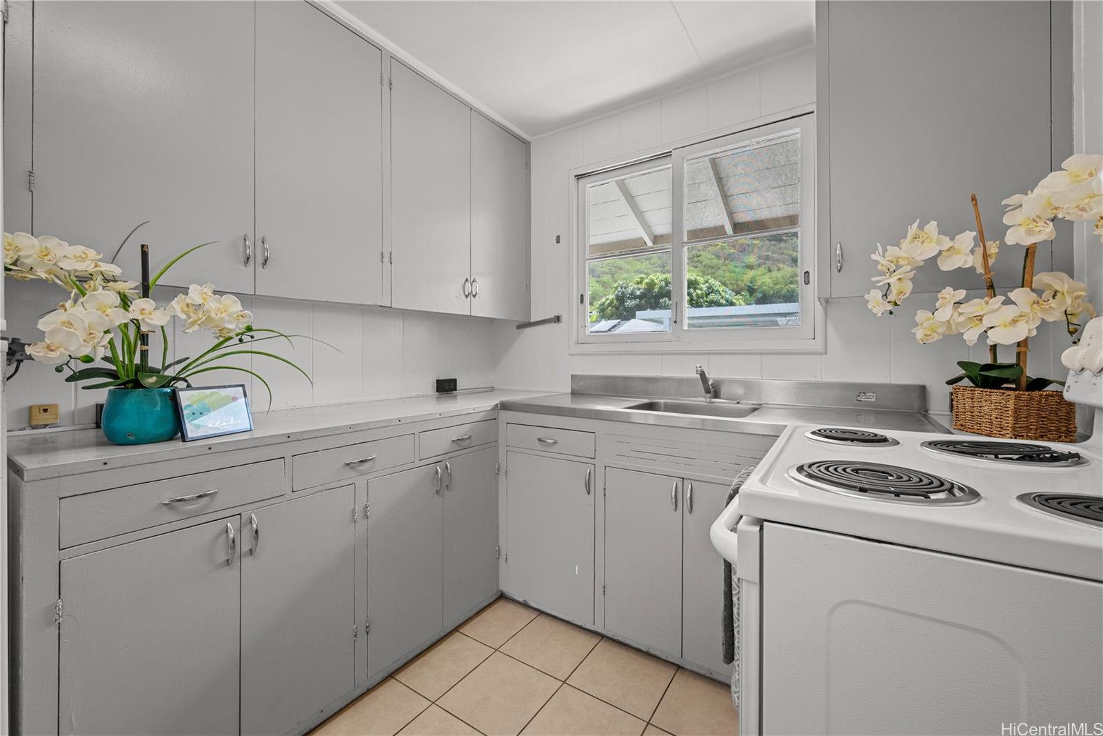 393  Hind Drive Aina Haina Area, Diamond Head home - photo 8 of 23