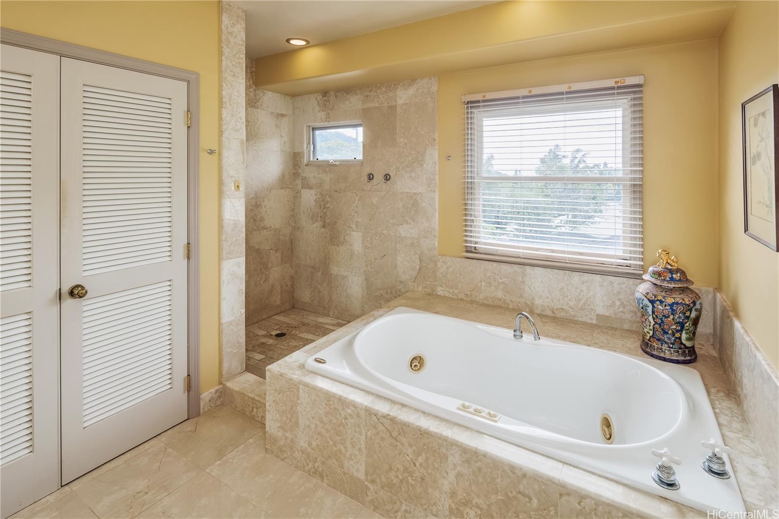 3944  Old Pali Road Old Pali, Honolulu home - photo 17 of 25