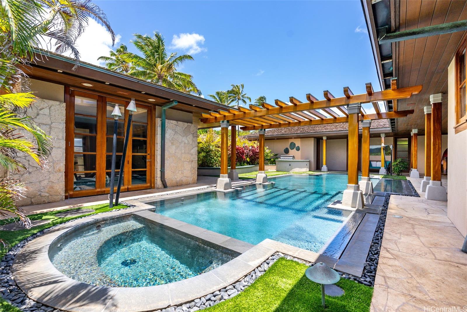 396  Dune Circle Beachside, Kailua home - photo 3 of 24