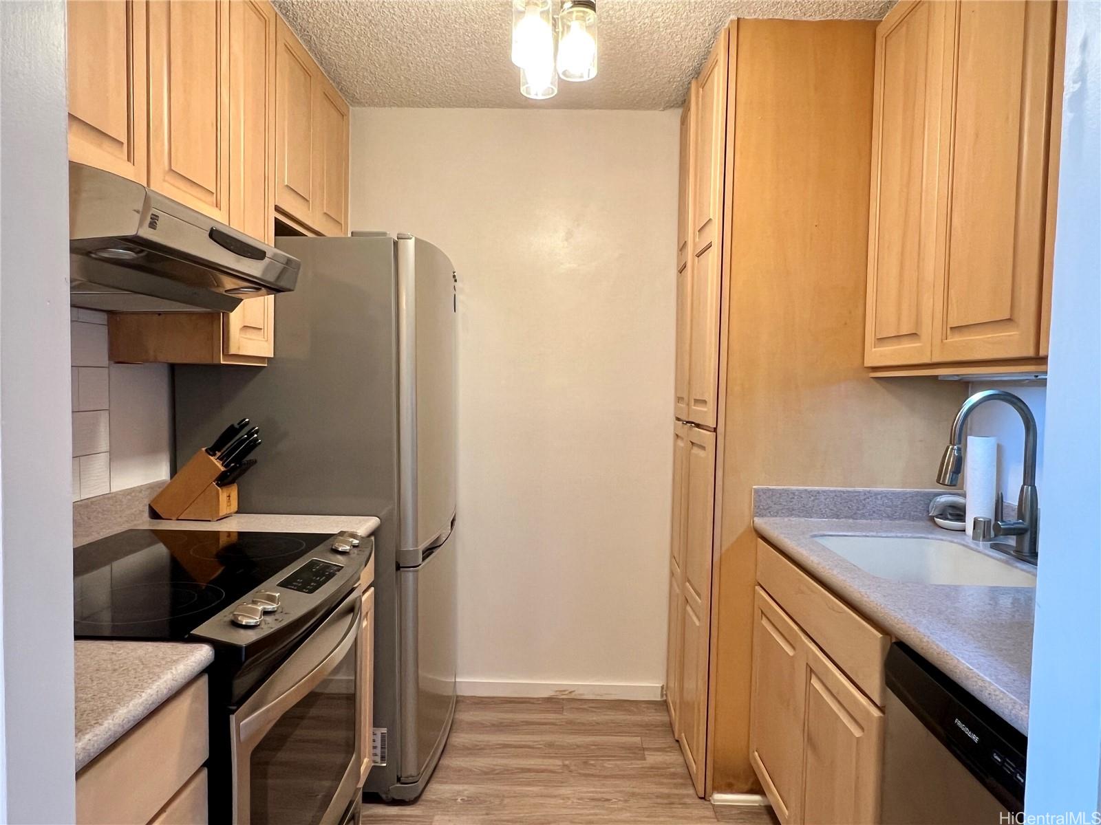 400 Hobron Ln Honolulu - Rental - photo 2 of 17