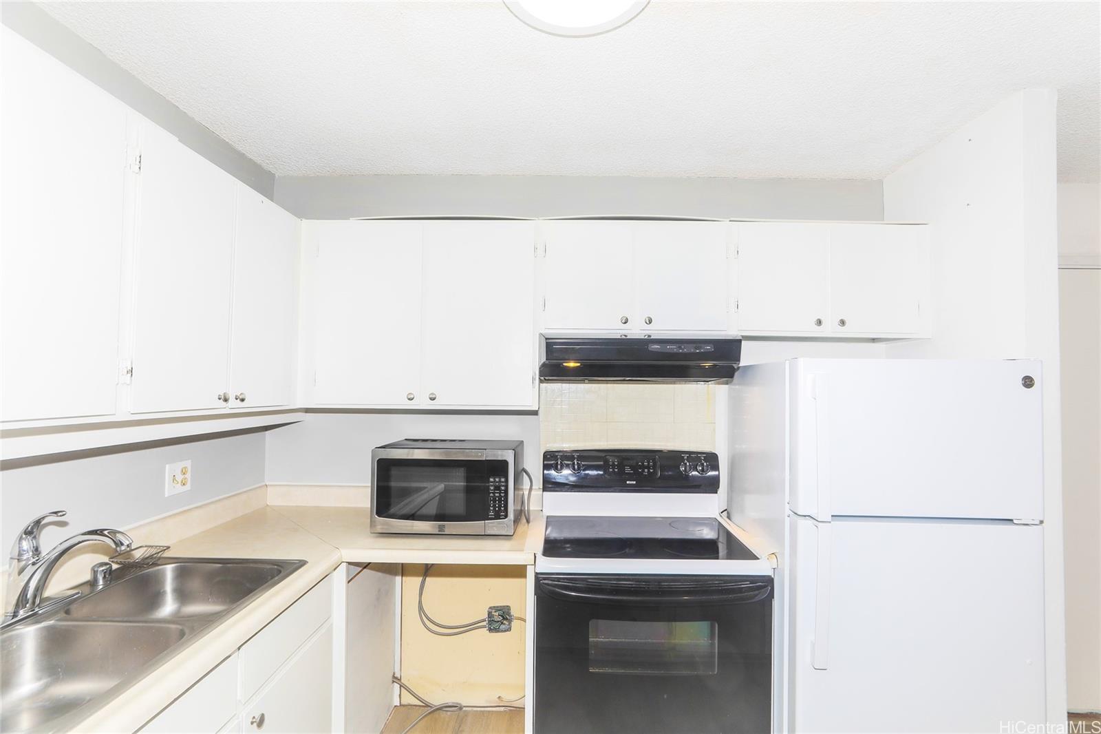 Villa On Eaton Square condo # 1109, Honolulu, Hawaii - photo 11 of 25