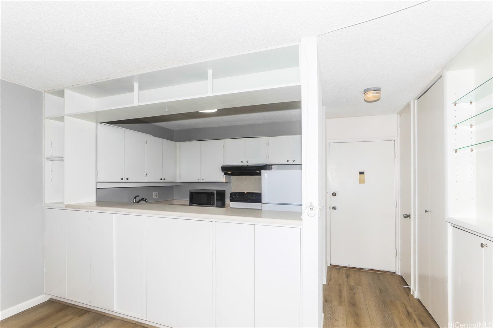 Villa On Eaton Square condo # 1109, Honolulu, Hawaii - photo 9 of 25