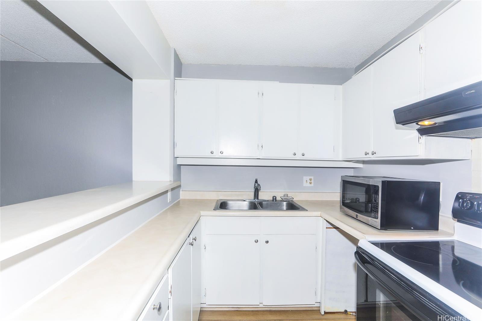 Villa On Eaton Square condo # 1109, Honolulu, Hawaii - photo 10 of 25