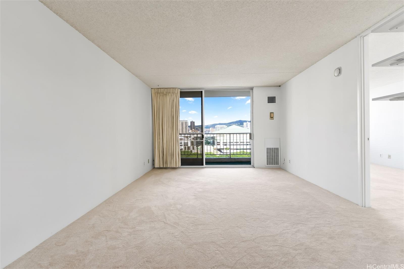 Villa On Eaton Square condo # 1208, Honolulu, Hawaii - photo 5 of 25