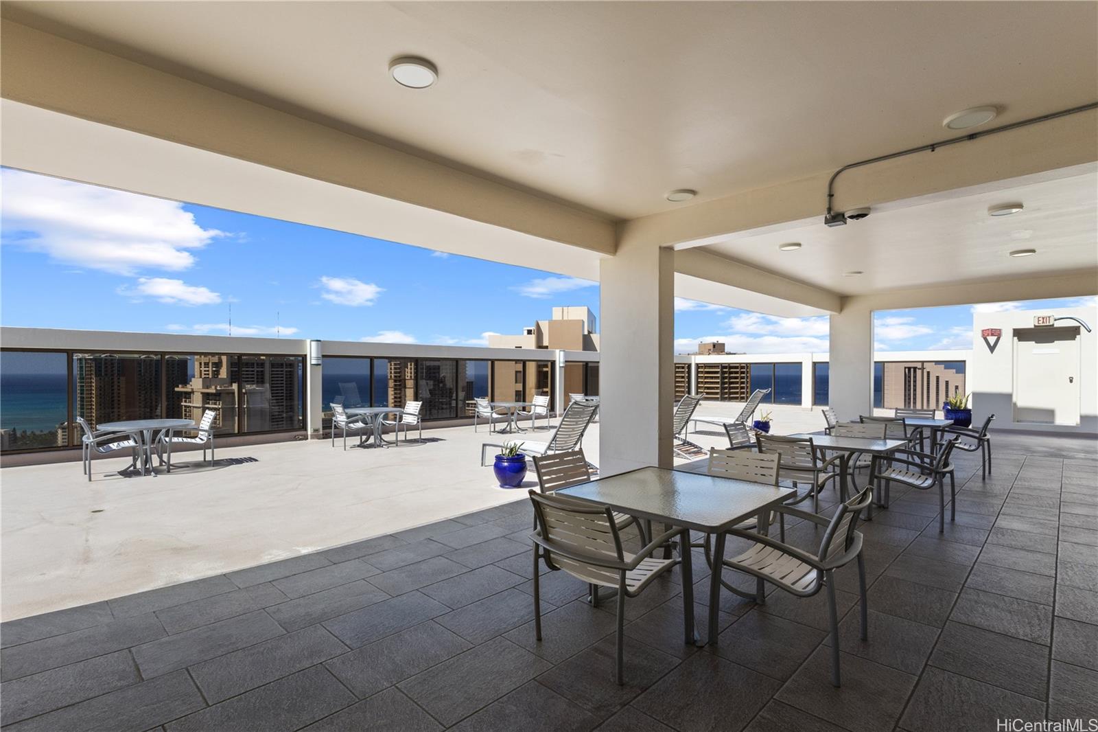 Villa On Eaton Square condo # 1215, Honolulu, Hawaii - photo 12 of 21