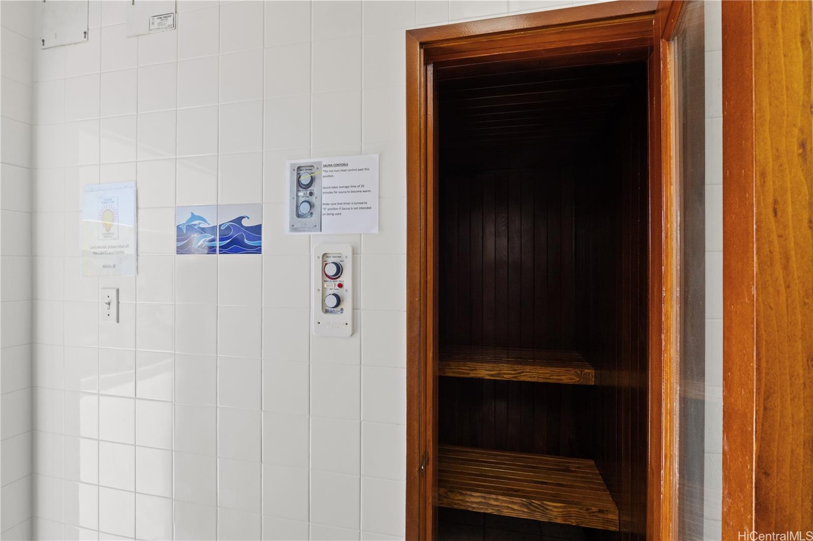 Villa On Eaton Square condo # 1215, Honolulu, Hawaii - photo 15 of 21