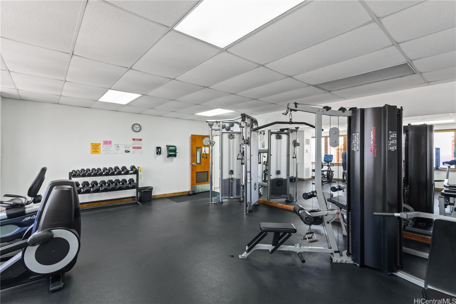 Villa On Eaton Square condo # 1215, Honolulu, Hawaii - photo 16 of 21