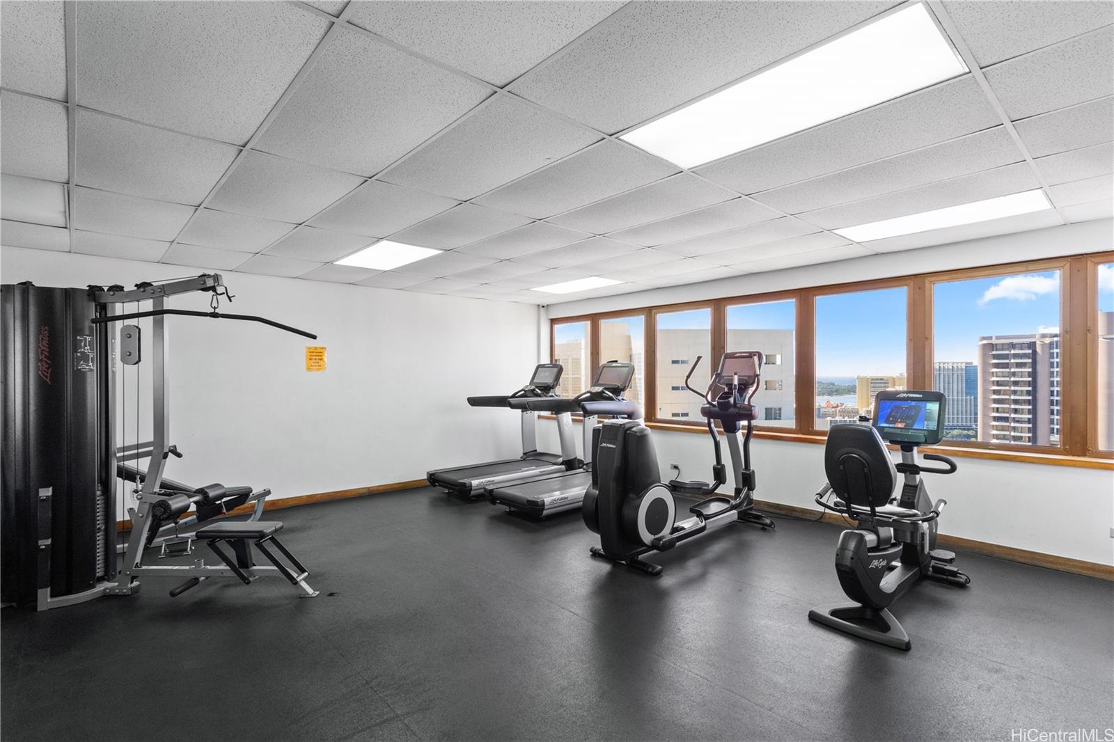 Villa On Eaton Square condo # 1215, Honolulu, Hawaii - photo 17 of 21