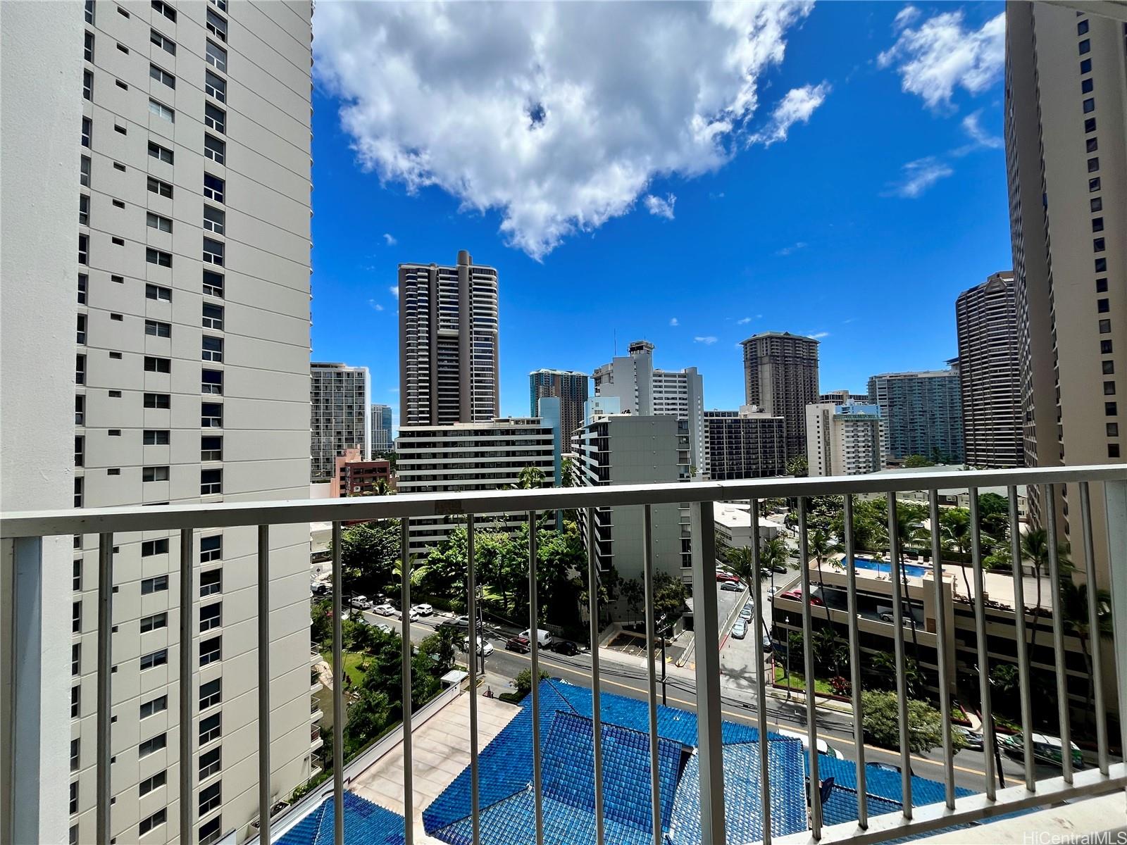 Villa On Eaton Square condo # 1215, Honolulu, Hawaii - photo 5 of 21