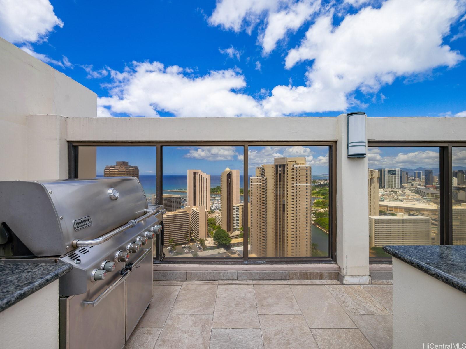 Villa On Eaton Square condo # 1605, Honolulu, Hawaii - photo 18 of 25