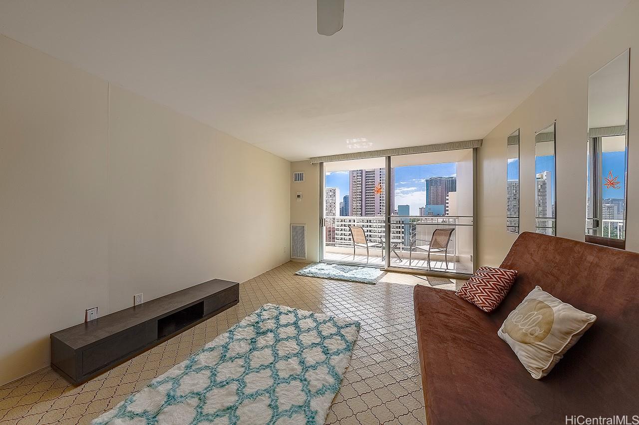 Villa On Eaton Square condo # 1609, Honolulu, Hawaii - photo 2 of 16