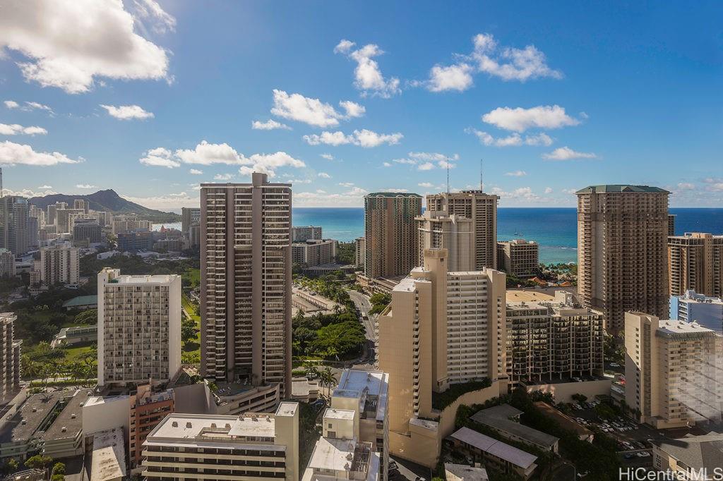 Villa On Eaton Square condo # 1609, Honolulu, Hawaii - photo 13 of 16