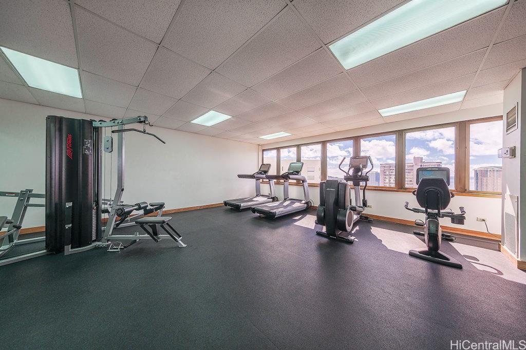 Villa On Eaton Square condo # 1609, Honolulu, Hawaii - photo 15 of 16