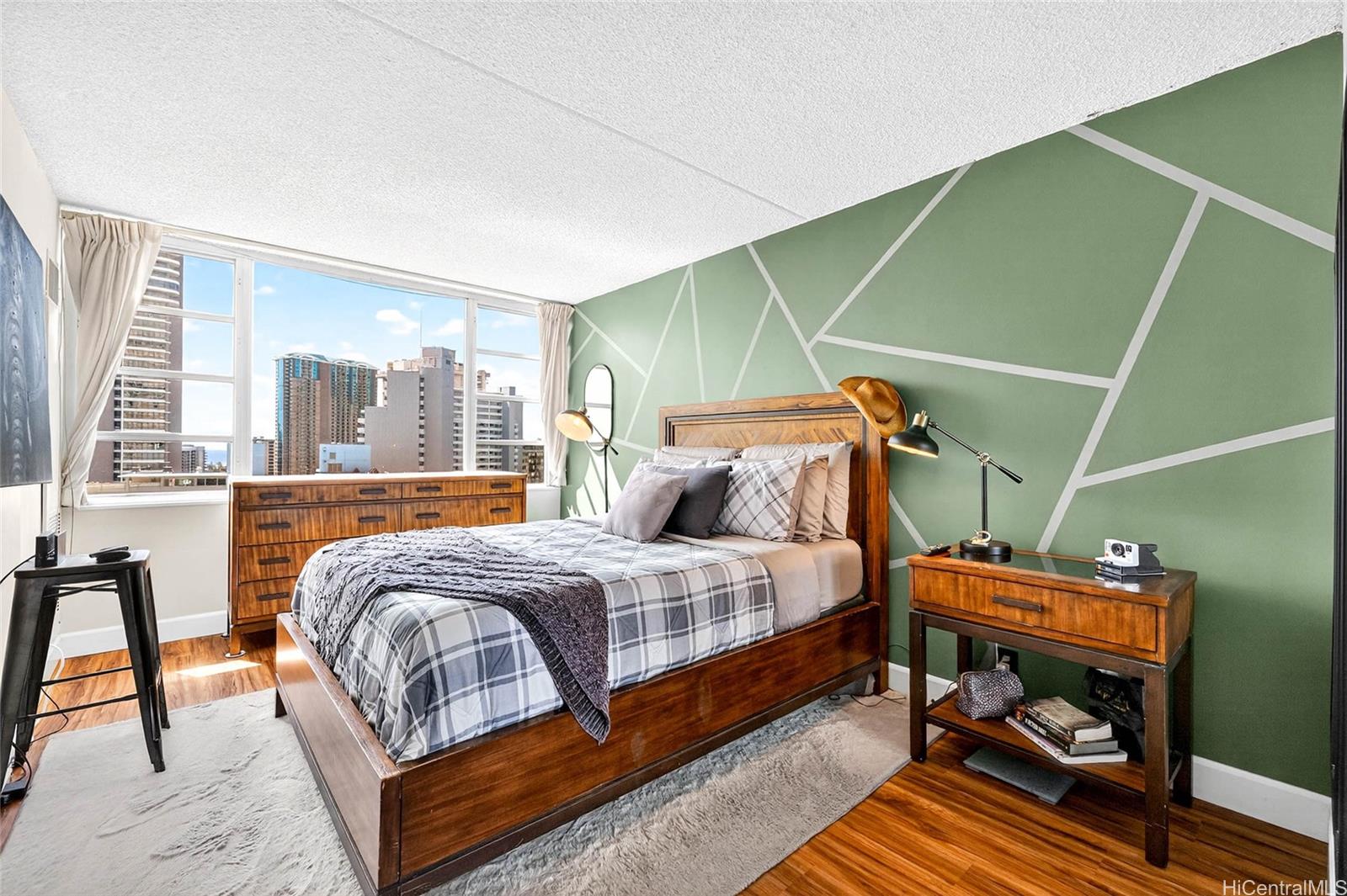 Villa On Eaton Square condo # 1711, Honolulu, Hawaii - photo 12 of 25