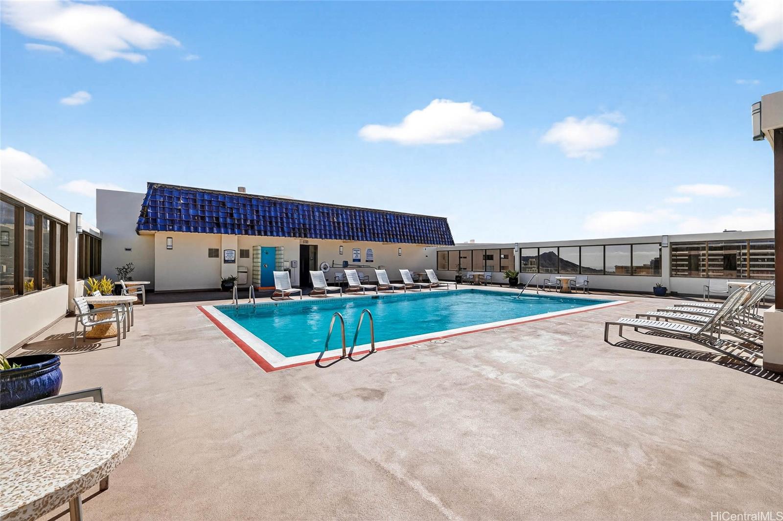 Villa On Eaton Square condo # 1711, Honolulu, Hawaii - photo 22 of 25