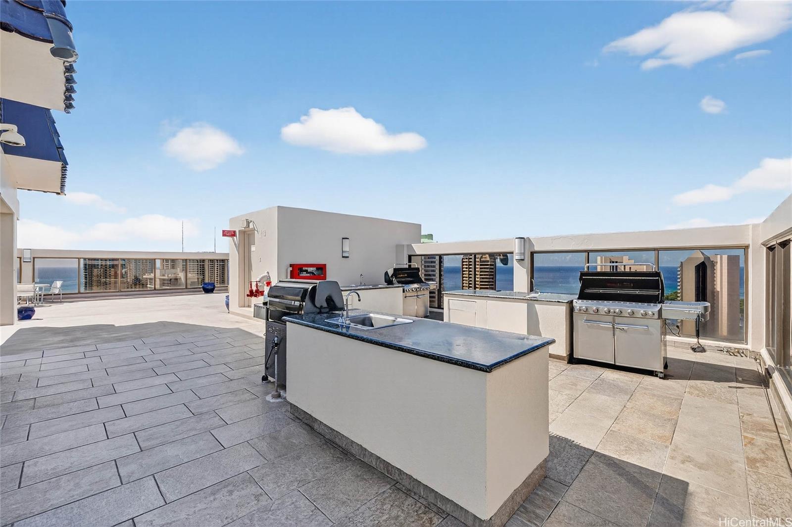 Villa On Eaton Square condo # 1711, Honolulu, Hawaii - photo 23 of 25