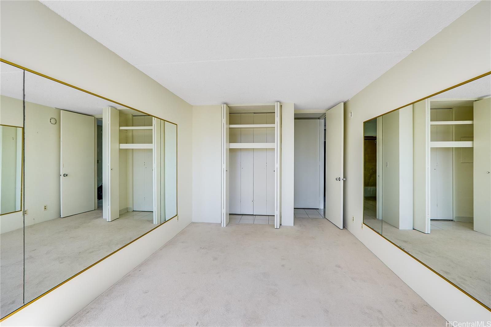 Villa On Eaton Square condo # 1815, Honolulu, Hawaii - photo 6 of 9