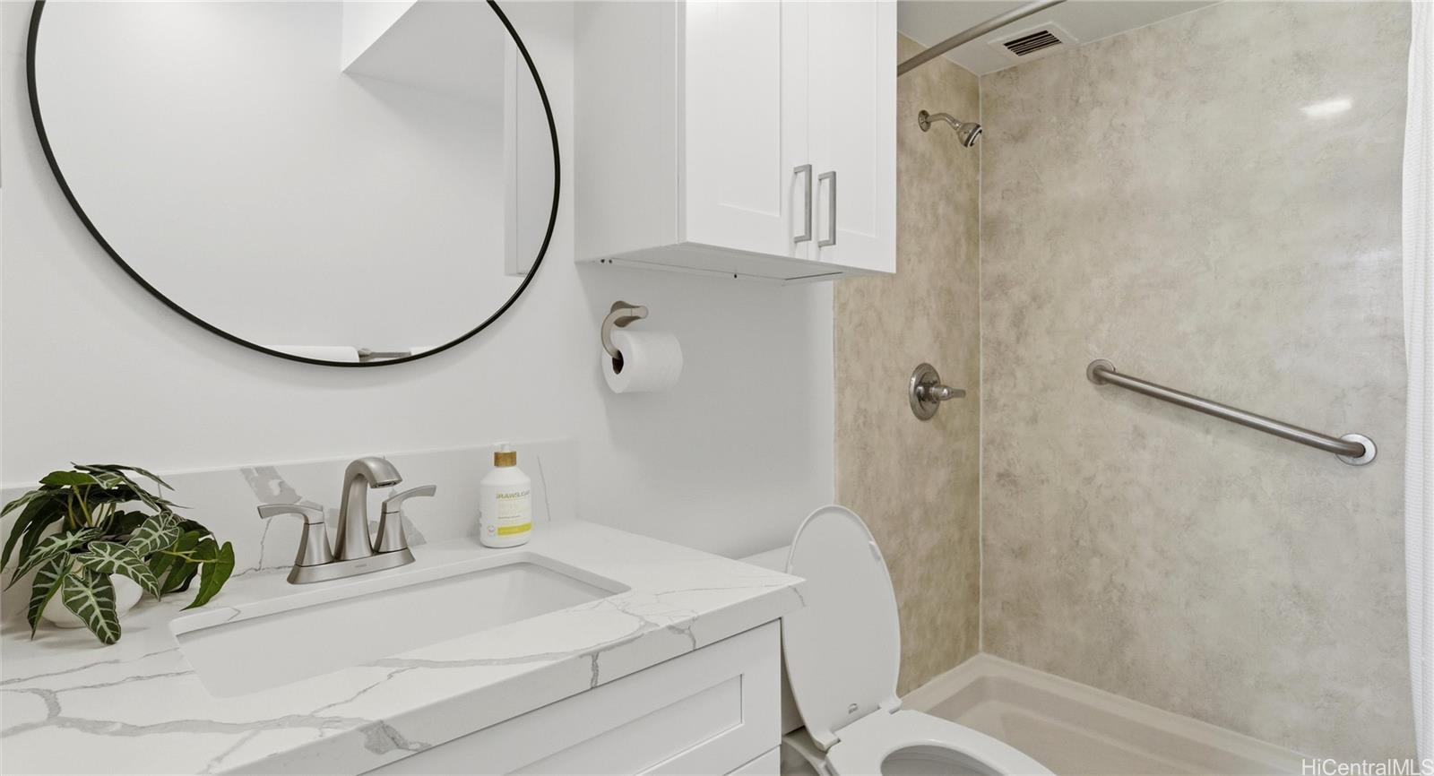 Villa On Eaton Square condo # 2014, Honolulu, Hawaii - photo 16 of 25