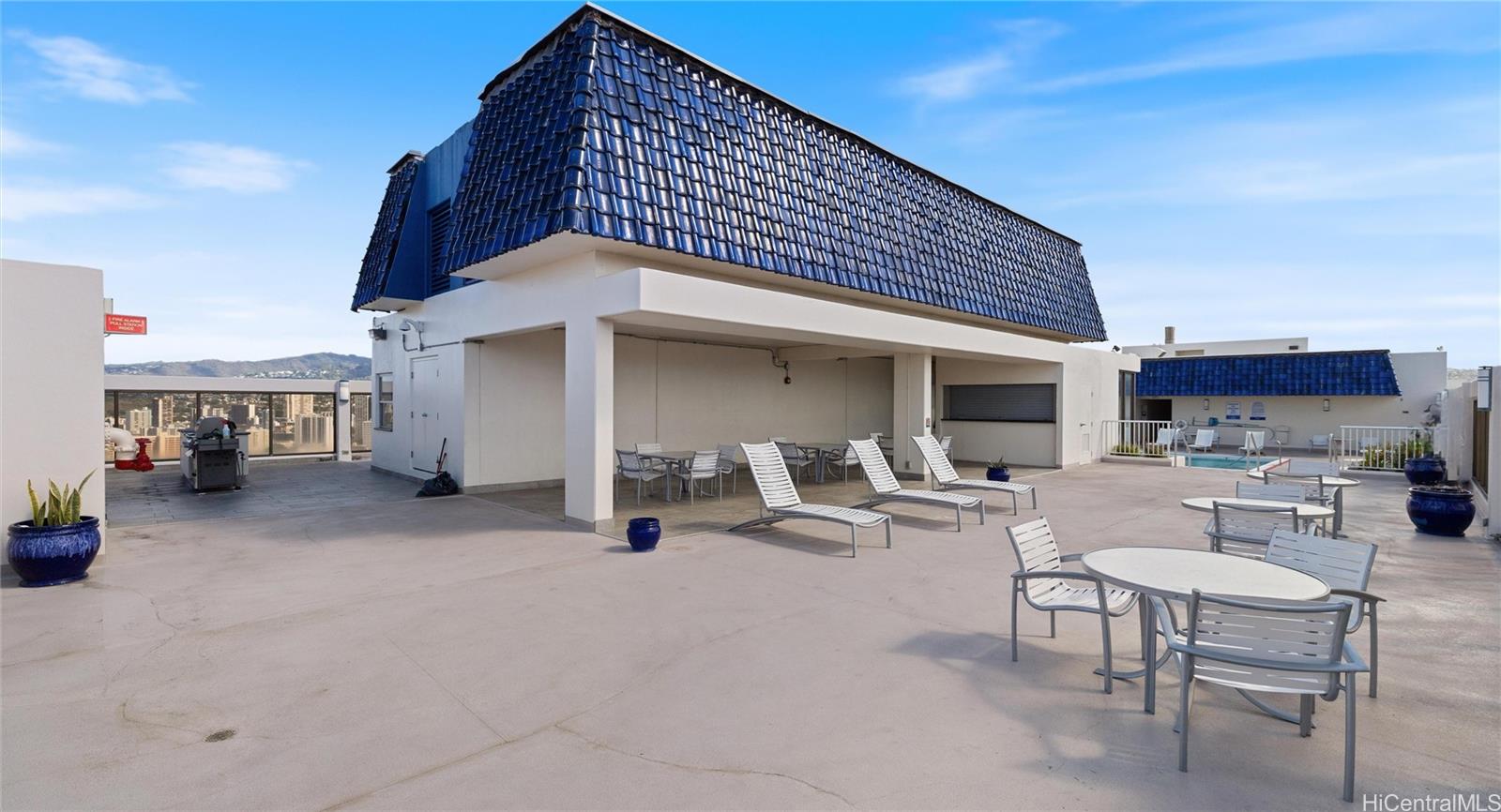 Villa On Eaton Square condo # 2014, Honolulu, Hawaii - photo 18 of 25